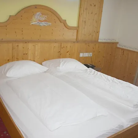 Hotel Familien Und Feldberger Hof 4*